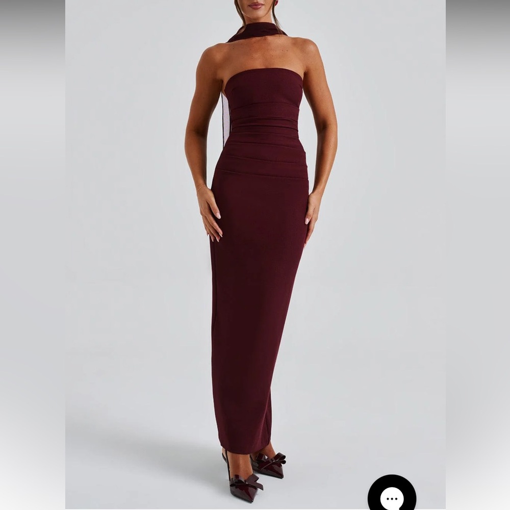 Chic Strapless Burgundy Dress